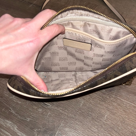 Michael Kors Jet Set Logo Crossbody - Picture 4 of 7